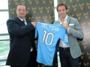 Del Piero sang Úc chơi bóng