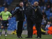Man City thua sốc, Mancini bực bội với hàng thủ đội nhà và ... HLV đối thủ