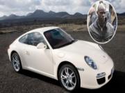 Balotelli tặng Porsche 911 cho em trai