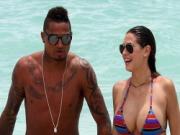 "Hoàng tử" AC Milan, Boateng đính hôn