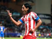 Nhớ Drogba, không tin Torres, Chelsea quyết mua Falcao?