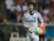 Điềm đạm như Petr Cech cũng "bật" Rafa Benitez