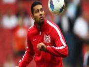 Sao Arsenal bị treo bằng 1 năm vì làm... "quái xế"