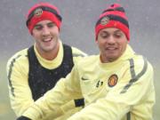 Ngoài van Persie, Man Utd còn cần gì để vô địch?