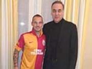 Wesley Sneijder đến Galatasaray: Chung quy vì một chữ Tiền…