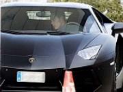 "Xé gió" quá tốc độ, CR7 bị cảnh sát hỏi thăm