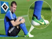 Van der Vaart vẫn đi giày thêu tên vợ