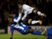 Đưa đầu ra "đỡ đạn", "siêu anh hùng" Figueroa xả thân cứu Wigan