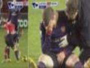 Cận cảnh cú "lên gối" khiến Jack Wilshere đau...méo mặt