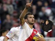 Man Utd cử người xem giò sao trẻ của Rayo Vallecano