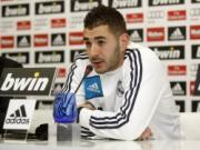 Benzema: “Real Madrid ngang cơ Barca, Ronaldo giỏi hơn Messi”