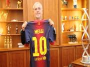 Chiếc áo Messi gửi tặng Mueller được đưa vào Viện bảo tàng