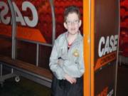 Chuyện lạ: Doncaster Rovers tính thuê... cậu bé 8 tuổi làm HLV