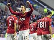 Cuộc đua "song mã" Manchester: Van Persie là sự khác biệt