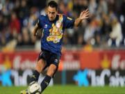 Xavi biểu diễn ta-lông bóng trong màu áo ĐT Catalunya