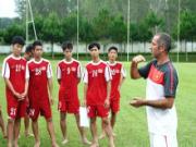 Bầu Đức “cấm cửa” U19 Việt Nam giao thiệp với thế giới