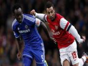 Cazorla biến Essien thành "gã hề"