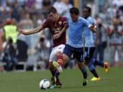 M.U tiếc hùi hụi vì phớt lờ Strootman