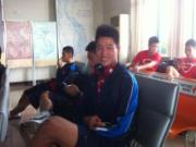 Gặp cướp, thủ môn U19 VN trổ tài lấy lại iPhone