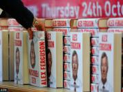 Fan M.U chen lấn mua tự truyện của Sir Alex