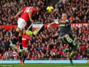 "Chicharito đáng ra phải bị đuổi khỏi sân"