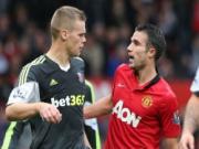 Van Persie "nổi điên", suýt đánh cựu sao trẻ .... Man Utd