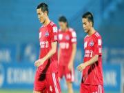 Phí “lót tay” và nghịch lý chuyển nhượng của bóng đá nội