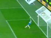 Siêu phẩm lốp bóng từ ngoài vòng cấm