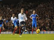 Tottenham trở lại top 4, Sunderland thắng trận đầu