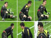 Thủ môn Montenegro rơm rớm nước mắt vì bị đá phản lưới