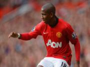 Man Utd lên kế hoạch “tống khứ” Ashley Young