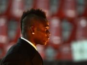 Từ rắc rối của Balotelli: Chuyện Facebook và Twitter của giới cầu thủ