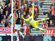 Pha cứu nguy ngoạn mục của De Gea trong trận gặp Sunderland