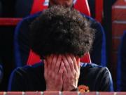 Fan Man Utd đua nhau ăn mừng... chấn thương của Fellaini
