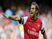 Flamini gặp rắc rối vì... cắt ống tay áo