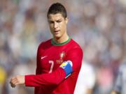 Cristiano Ronaldo: Khó trở thành người hùng dân tộc