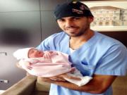 Vợ Valdes hai năm sinh hai nhóc tì