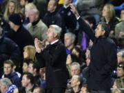 Jose Mourinho bị dọa "đánh vỡ mặt"