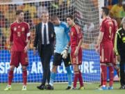 Valdes chấn thương, Barca lo sốt vó