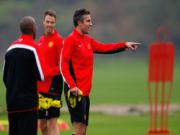 Đại hạn chấn thương, M.U mất tiếp Van Persie