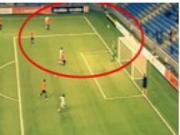 Siêu phẩm từ sát đường biên tại Europa League