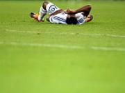 Etoo chấn thương, Chelsea lo sốt vó