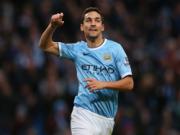 Cuộc đua giữa hai đội bóng thành Manchester: Niềm vui của "người tiêu dùng thông minh"