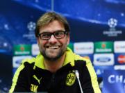 Jurgen Klopp phì cười vì Arsene Wenger