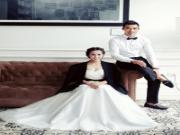 Trung vệ Đình Luật lấy vợ xinh như mộng