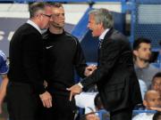 Jose Mourinho trách móc trọng tài