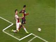 Trọng tài "tưởng tượng" ra quả penalty cho Barca!?