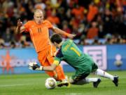 Casillas phản đối "trò mèo" của FIFA