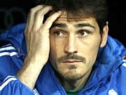 Iker Casillas: Chuyện thánh, chuyện người