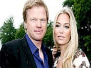 Tổ ấm không trọn vẹn của những "Người gác đền"